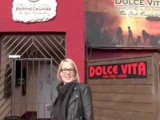 Flörtig tyska hustru begagnade av främling, fria xxx video- bd