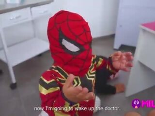 ミゼット spider-man defeats clinics thief と ゴージャス maryam 吸います 彼の cock&period;&period;&period; hero または villain&quest;
