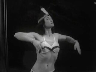 Kaw Liga - Vintage mature Dance Tease, HD xxx film 5a